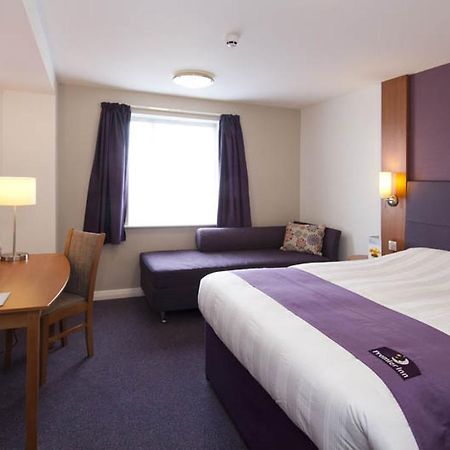 Premier Inn Norwich - Broadlands Park Thorpe St Andrew Exteriör bild