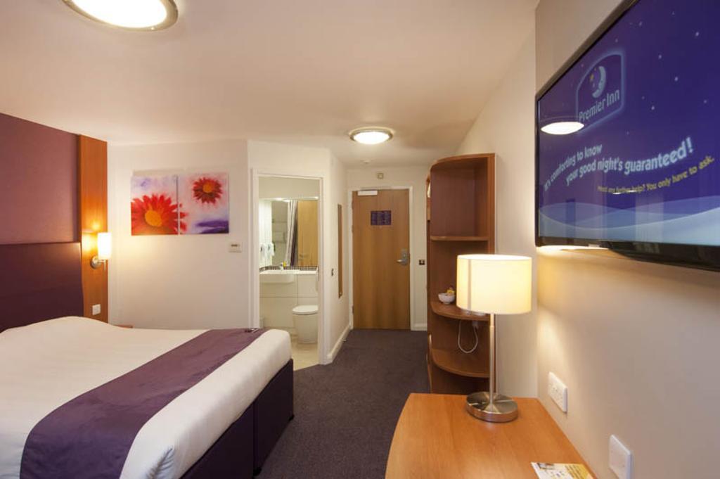 Premier Inn Norwich - Broadlands Park Thorpe St Andrew Exteriör bild