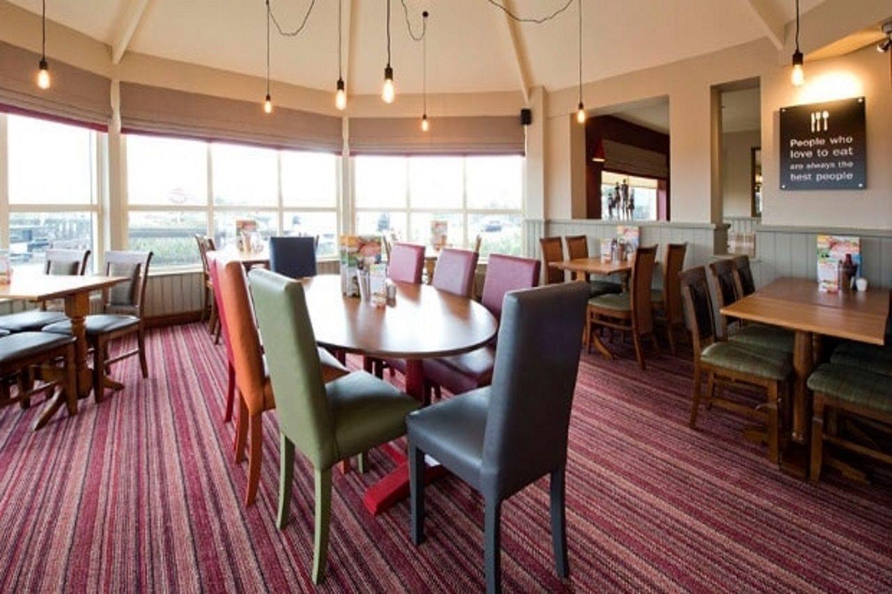 Premier Inn Norwich - Broadlands Park Thorpe St Andrew Exteriör bild